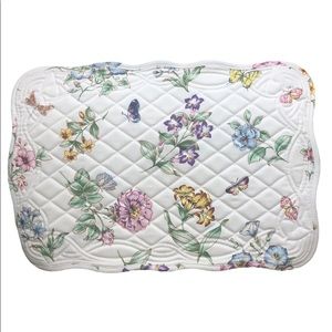 Like New! Never used. Six Quilted Placemats. Beautiful Stitching.